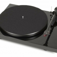 купить PRO-JECT Проигрыватель пластинок Debut Carbon DC 2M Red ЧЕРНЫЙ ЛАК EAN:9120050435933 в Алматы фото 1